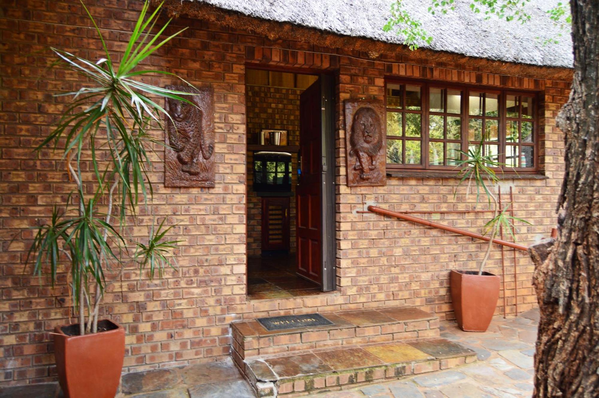 Bona Ngwenya Lodge & Safaris 말로스 파크 외부 사진